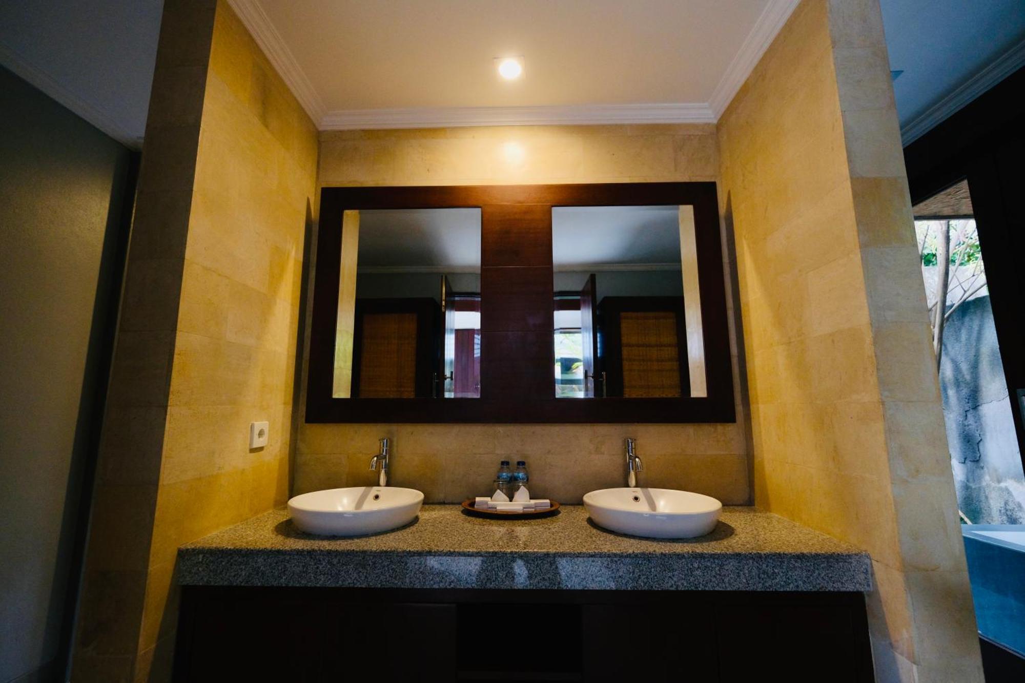 Wana Karsa The Villas Ubud Exterior photo