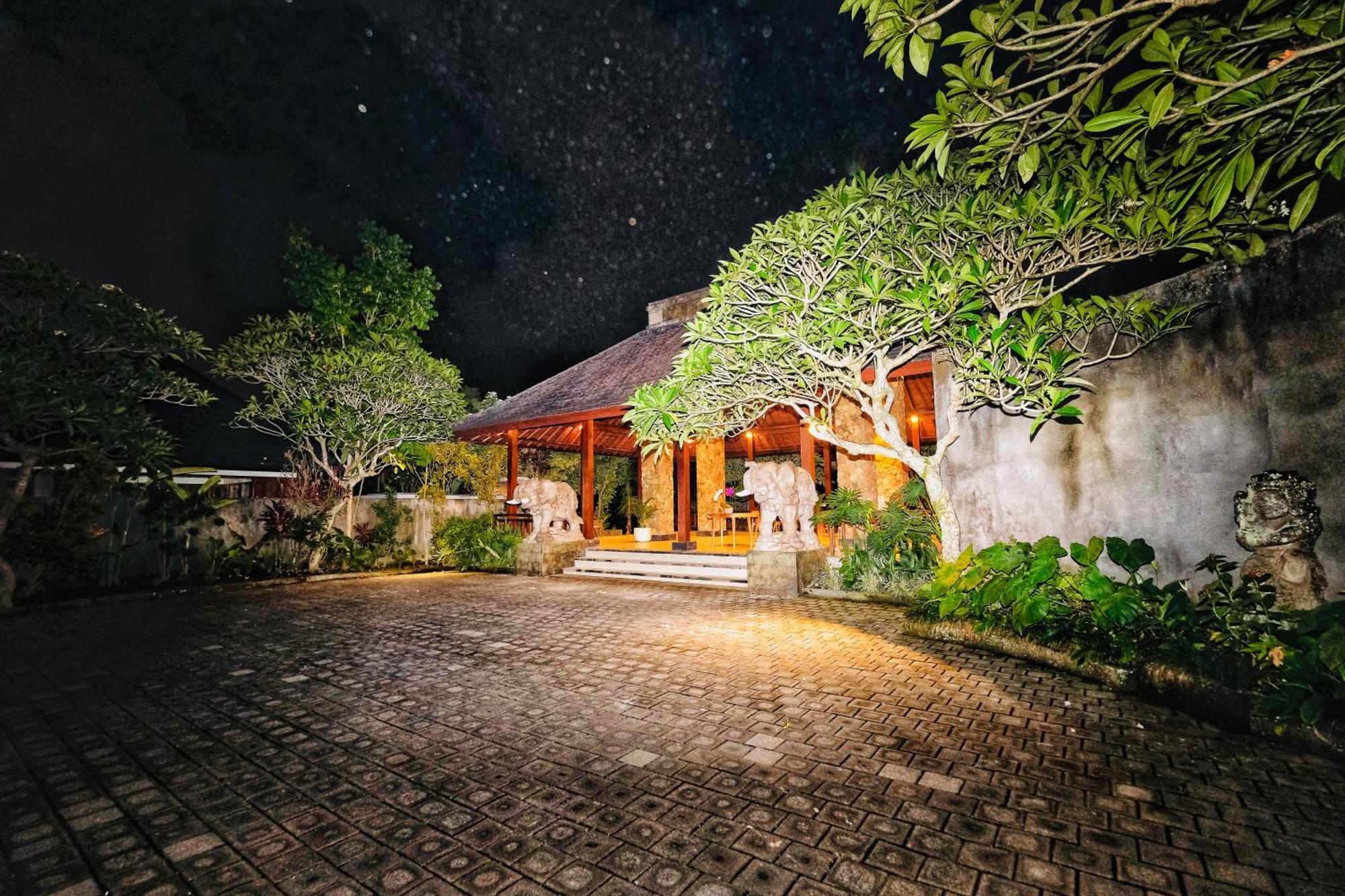 Wana Karsa The Villas Ubud Exterior photo