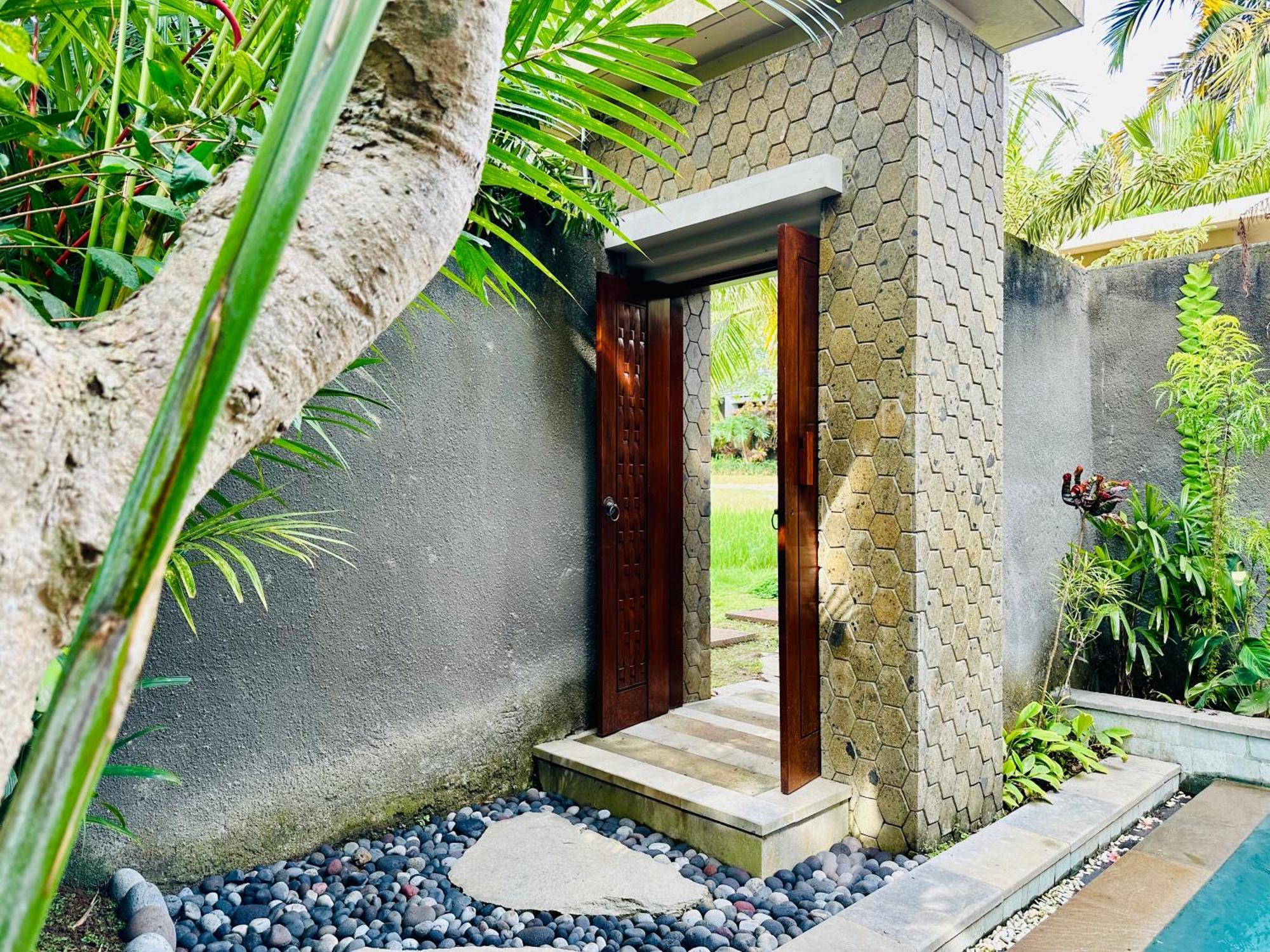 Wana Karsa The Villas Ubud Exterior photo
