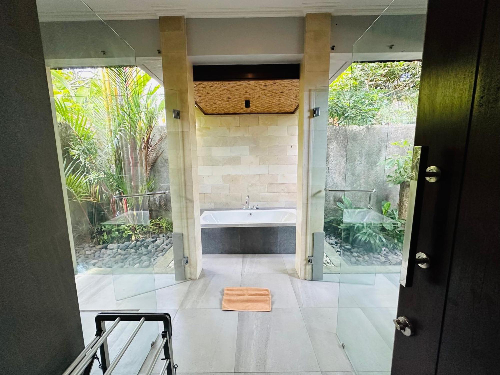 Wana Karsa The Villas Ubud Exterior photo
